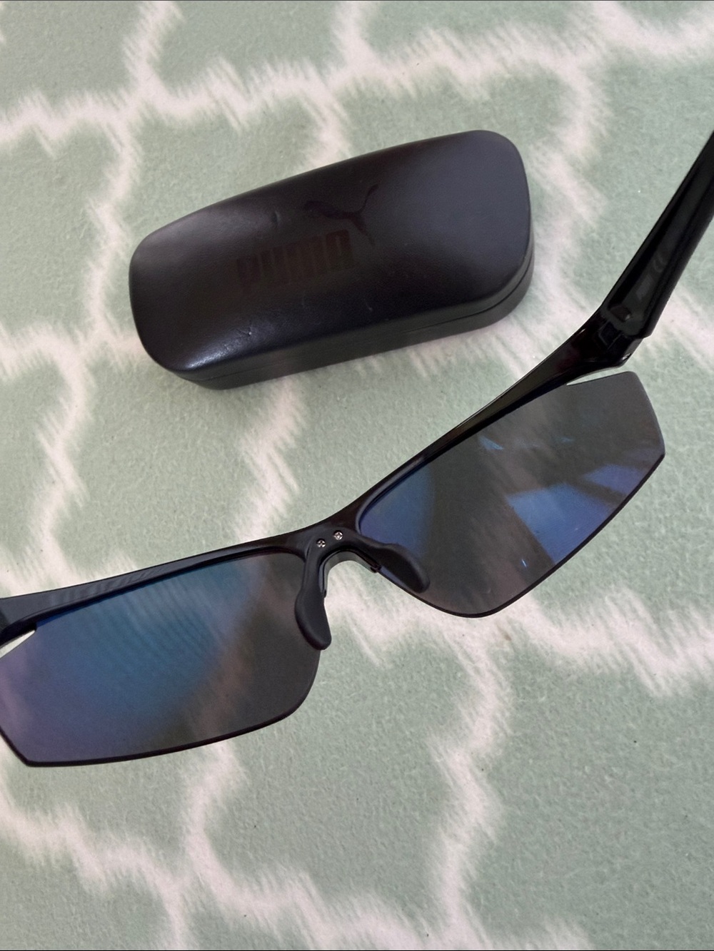 PUMA Black Sport Polarized Sunglasses with Matching Protective Case PE0041SCOS - Picture 4 of 10